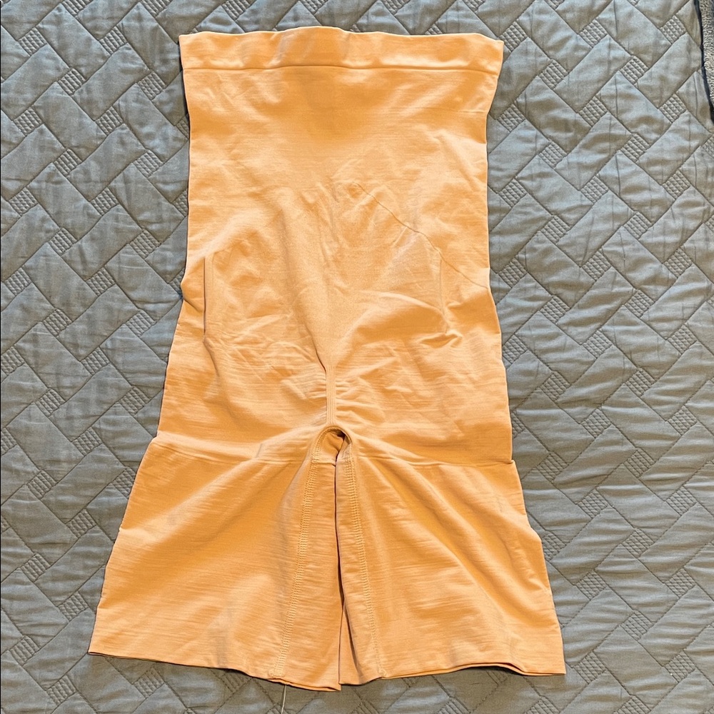 NWT Seamless High Waist Shaper Short Color Beige Size XL & 1X - Picture 2 of 5